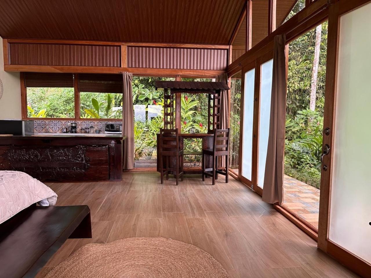 Ara Ambigua Lodge Sarapiqui Exterior photo